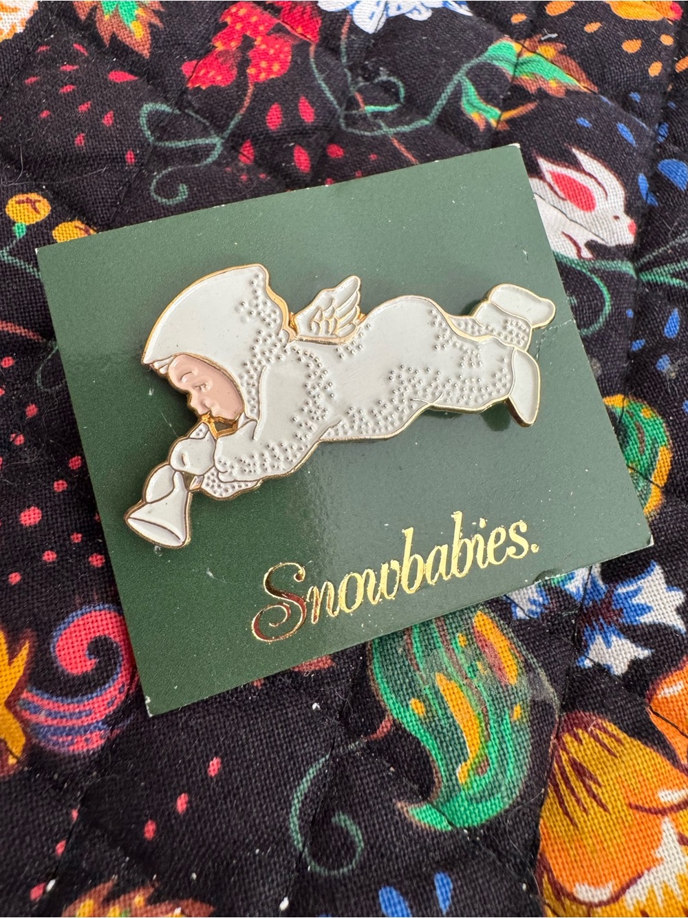 Dept 56 SNOWBABIES PIN PINBACK Metal Enamel Angel Snowbaby 1-3/4" NEW 1993